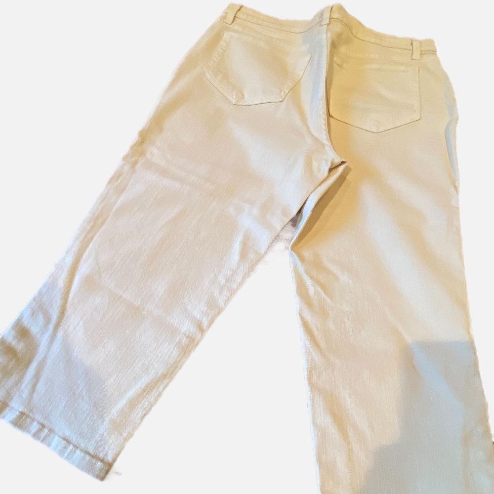 NYDJ Cream Denim Cropped Jeans Size 14 Button Decoration On Leg New